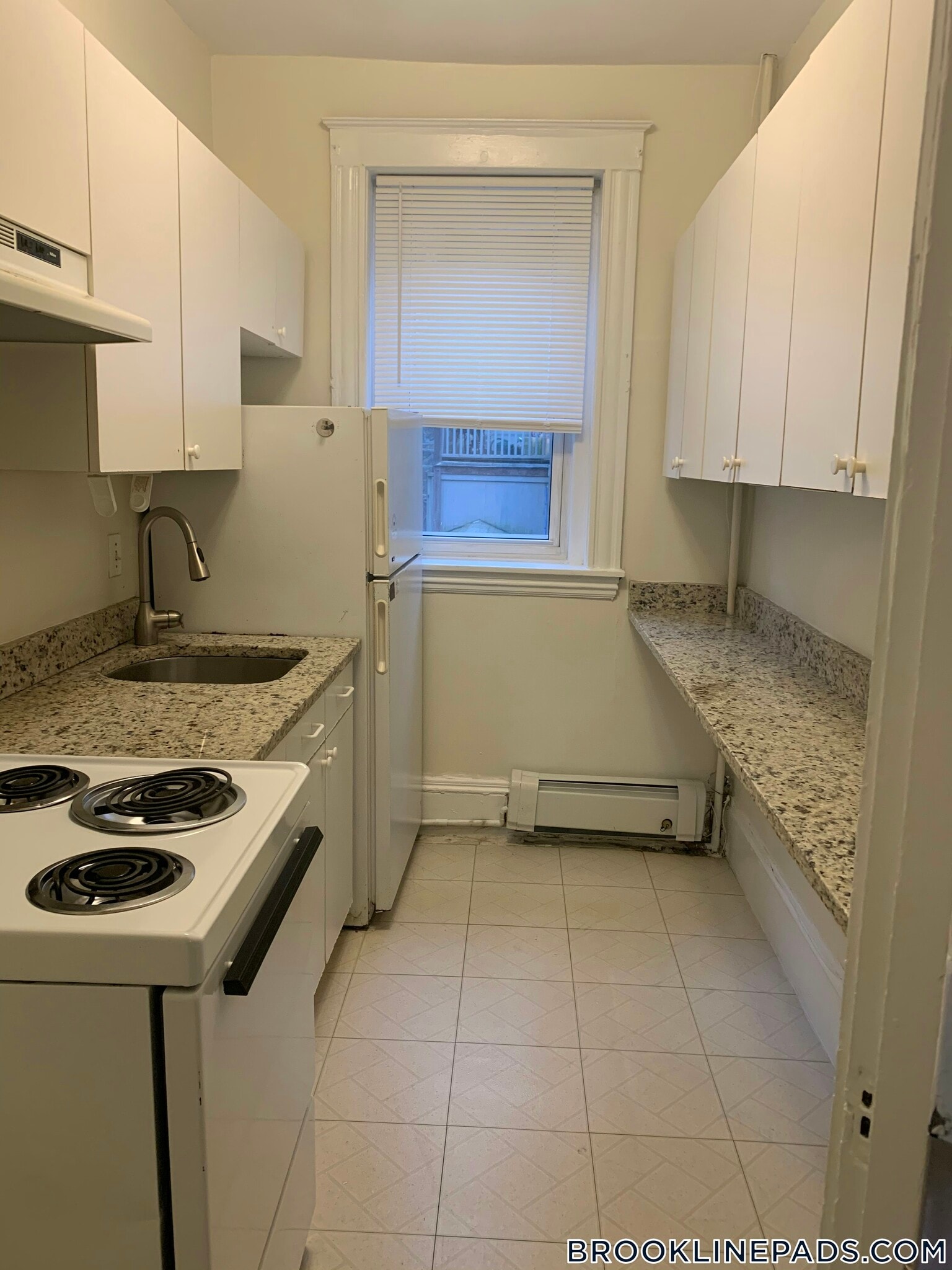 Building Photo - 208 Winthrop Rd