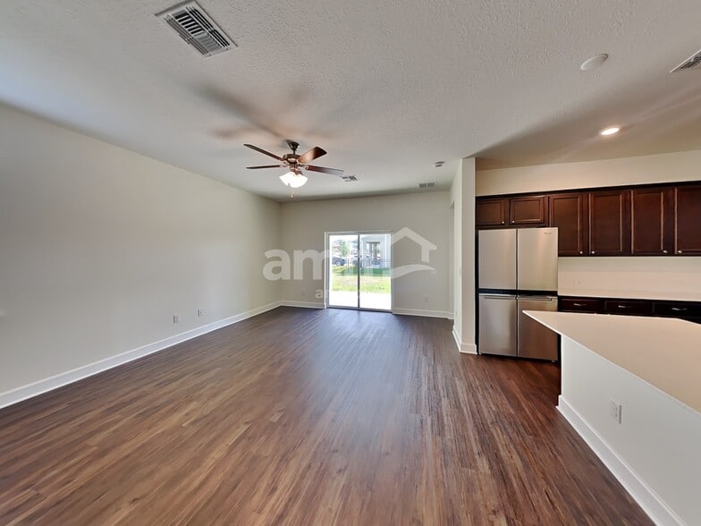 Building Photo - 3204 Artemisia Ln