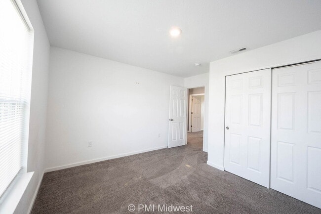 Building Photo - 3975 Fenwick Ln