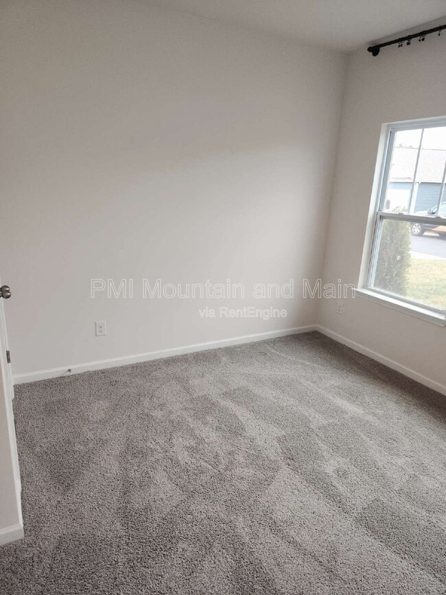 Building Photo - 299 Ridgeview Ln