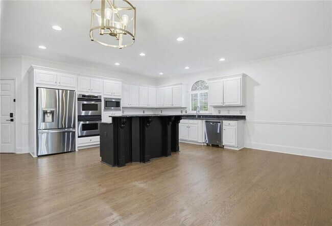 Building Photo - 735 Westwind Ln