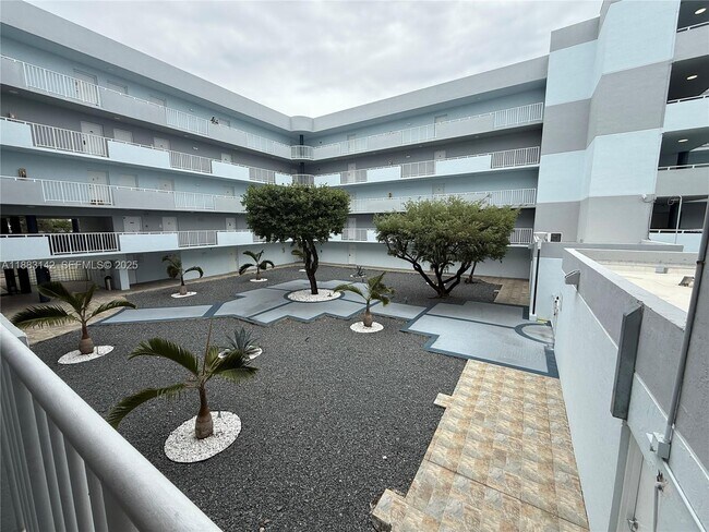 Building Photo - 8261 NW 8th St