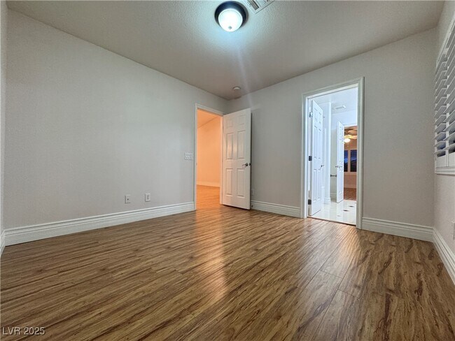 Building Photo - 117 Tall Ruff Dr