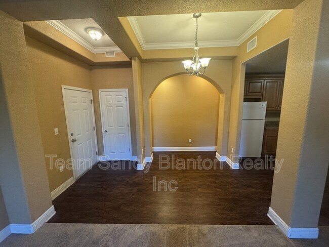 Building Photo - 7071 Lake Joanne Dr