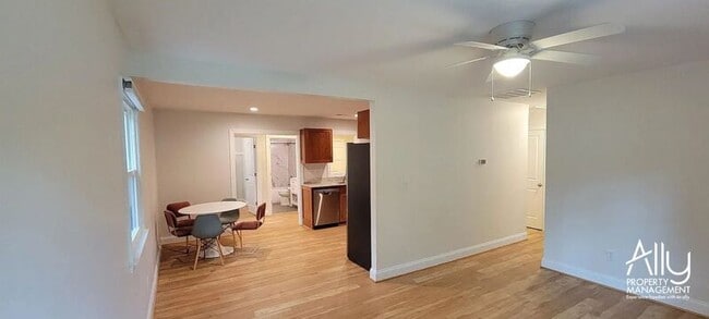 Building Photo - 290 Windfield Cir