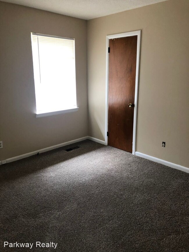 Building Photo - 2 br, 1 bath House - 322 East View Blvd
