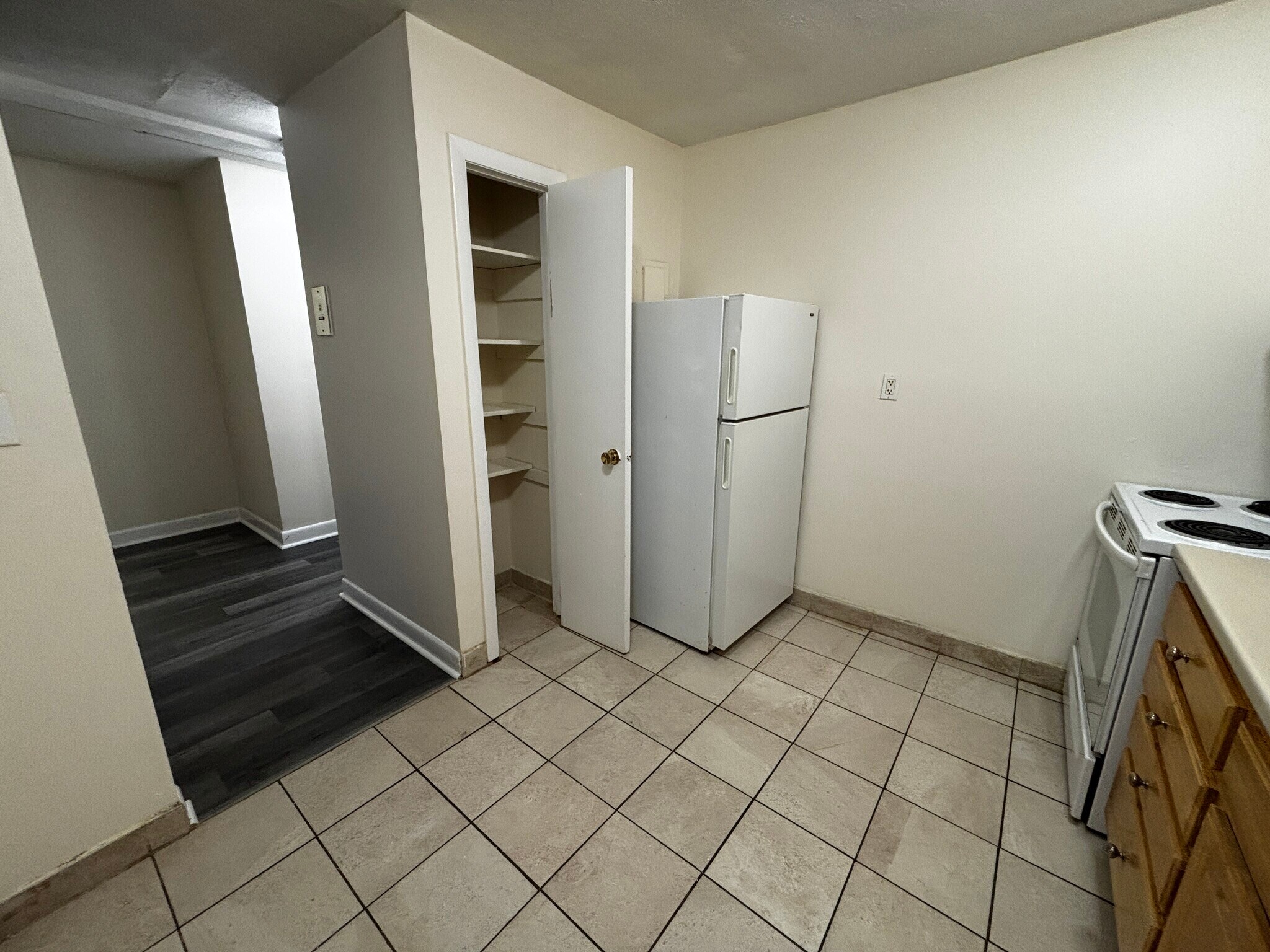 Building Photo - 71 Gardner St