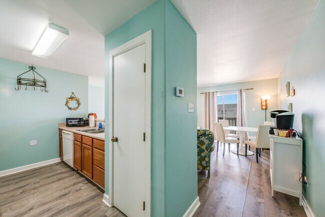 Building Photo - 15010 Leeward Dr