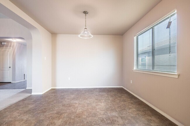 Building Photo - Lovely 3 bedroom 2 bath located in East El Paso!!