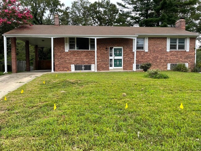Front - 7116 Buchanan Rd