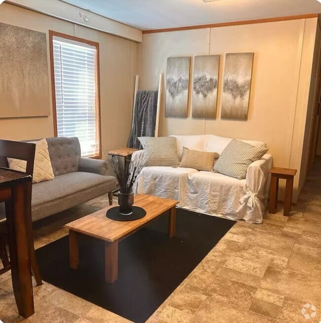 Building Photo - Lot 19