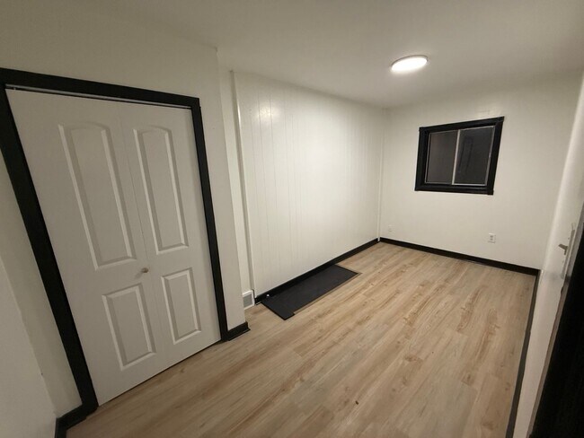 Building Photo - updated 4 bedroom 2.5 Bathroom house for rent