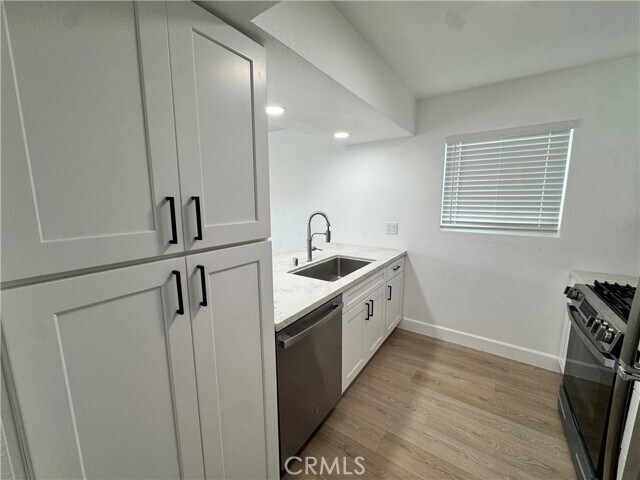 Building Photo - 122 46th St