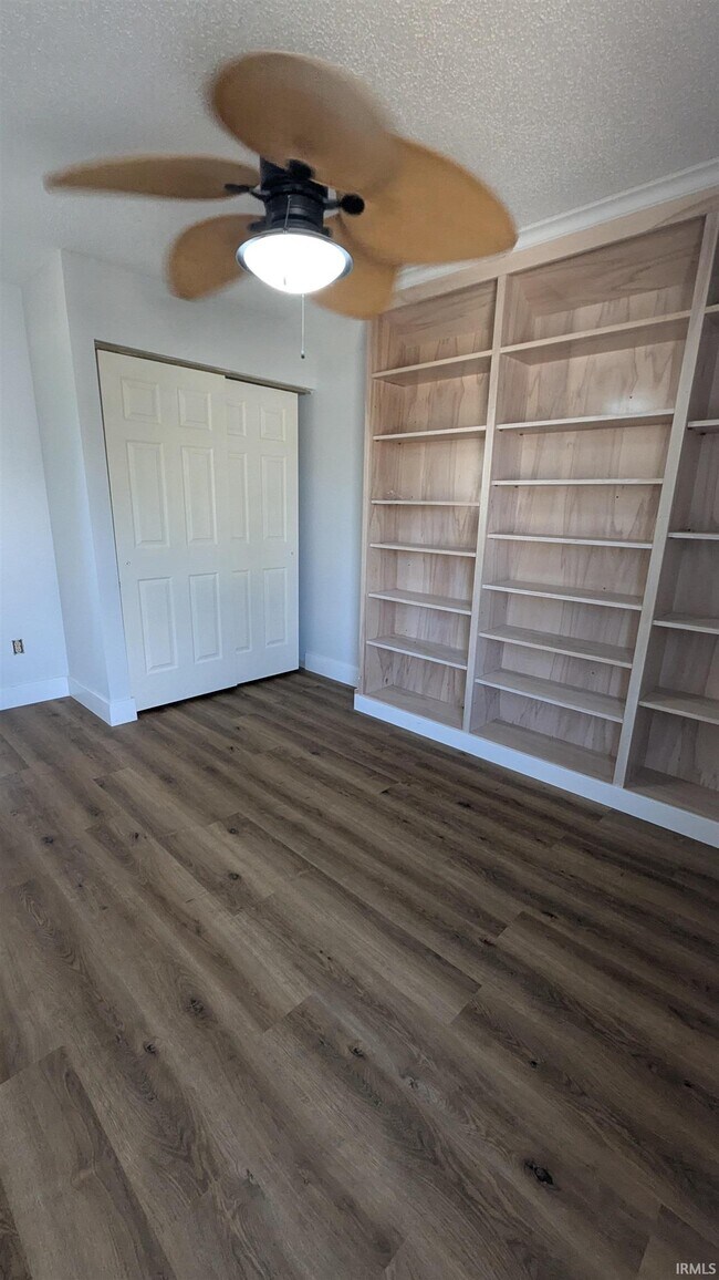 Building Photo - 432 E Laurelwood Dr