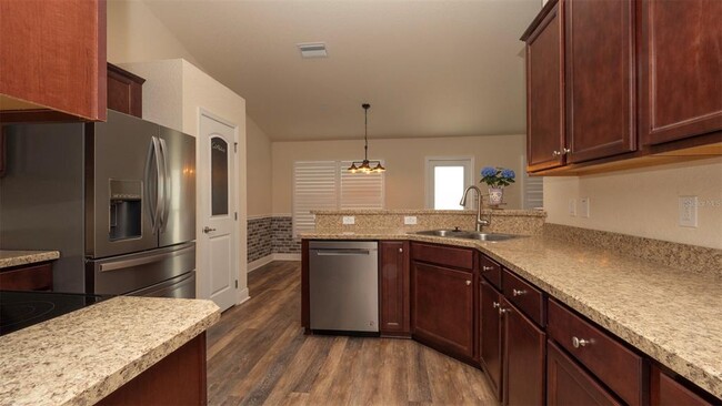 Building Photo - 6856 Wirevine Dr