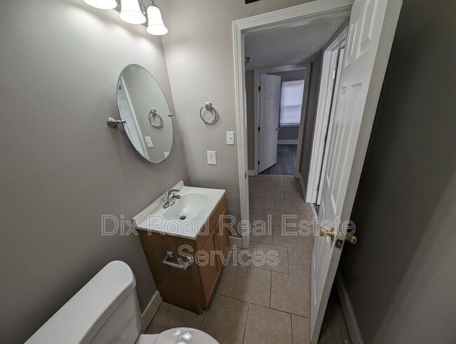 Building Photo - 1047 Lexington Ave