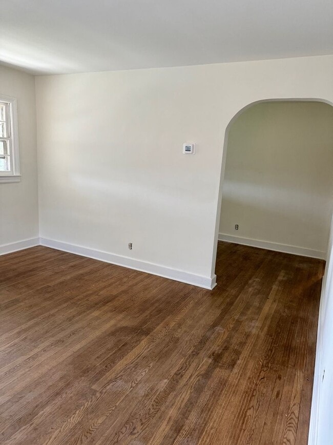 Building Photo - Cute 3 Br, 1 1/2 Bath home for rent