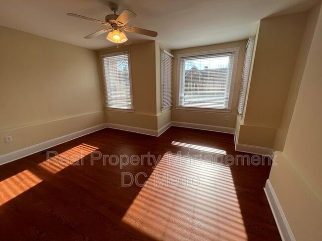 Building Photo - 32 Quincy Pl NE