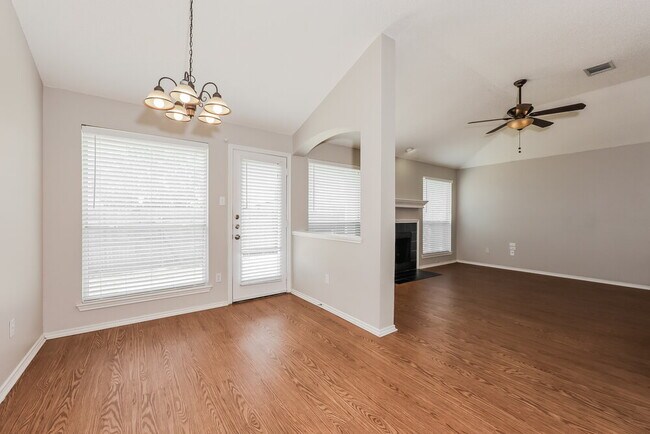 Building Photo - 665 Beatty Dr
