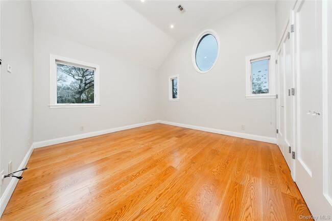 Building Photo - 2310 Dogwood St