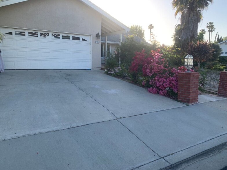 Building Photo - 24151 El Tiradore Cir