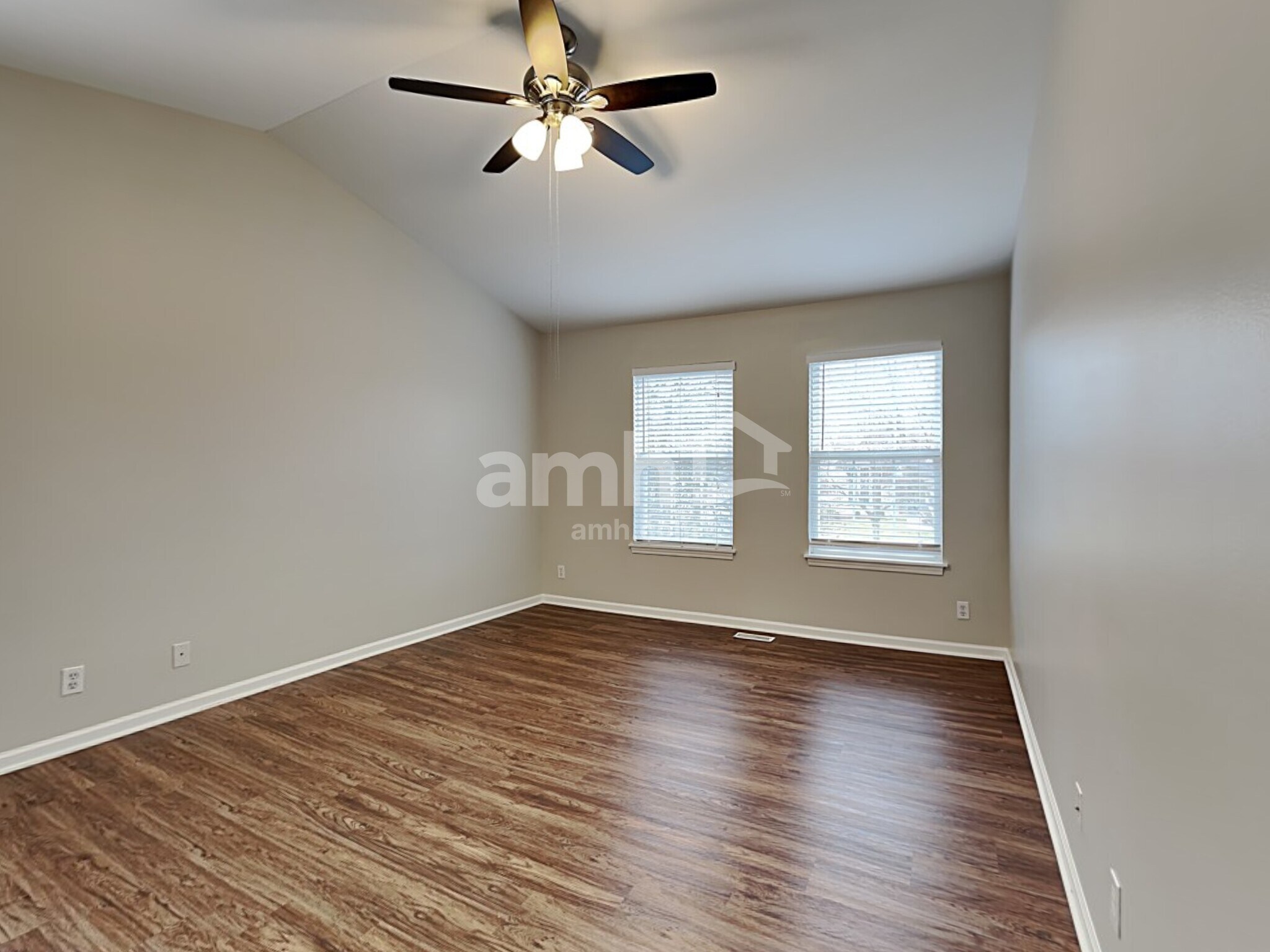 Building Photo - 21748 W Knollwood Dr