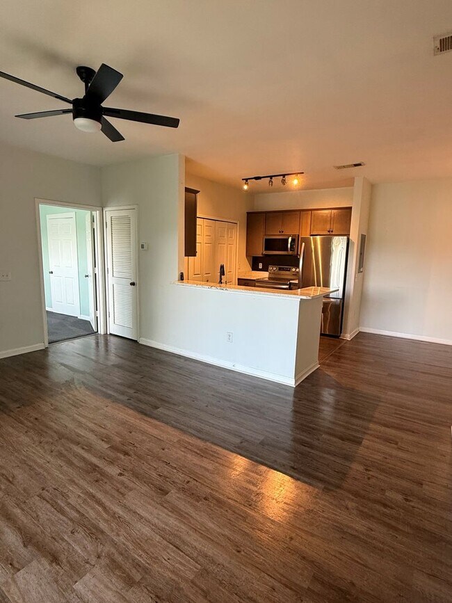 Building Photo - Longleaf Villas