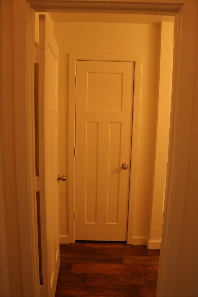 Building Photo - 10535 Mills Rd