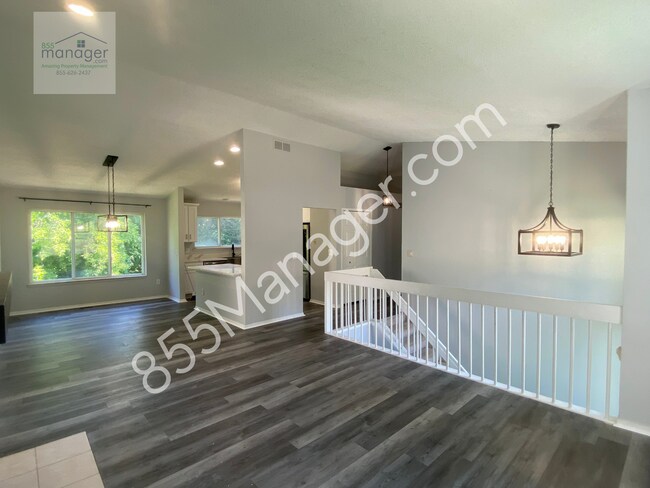 Building Photo - **COMING SOON AVAILABLE FOR SHOWINGS 10/8/...