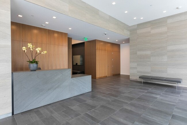 Building Photo - Modern Elegance at the Cosmopolitan on the Park