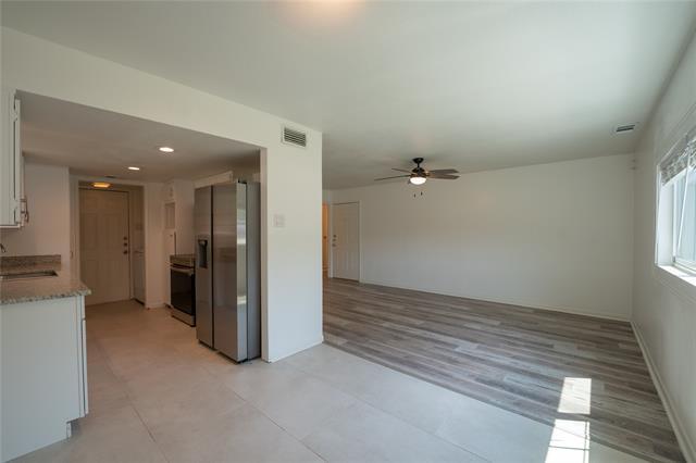 Building Photo - 732 N Boulevard Terrace