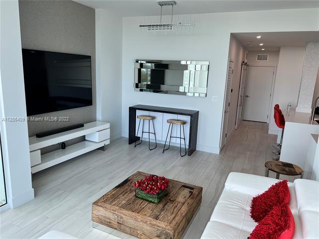 Building Photo - 2525 SW 3rd Ave