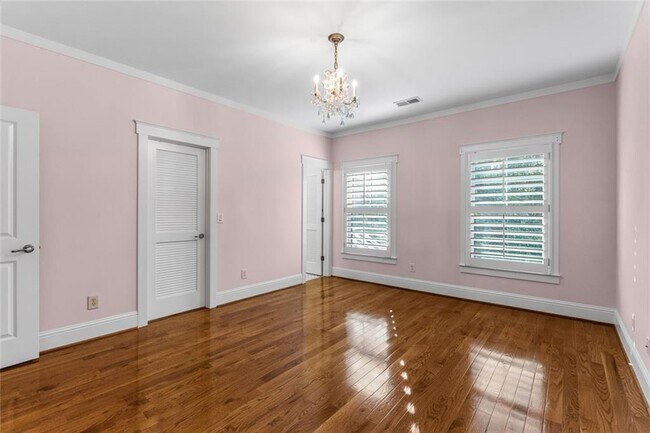 Building Photo - 390 Hembree Rd