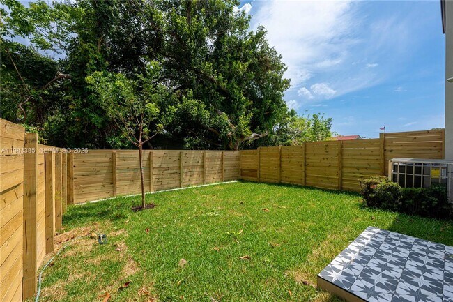 Building Photo - 2121 NW 45th St