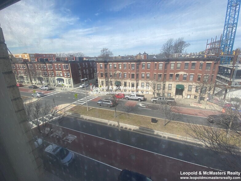 Building Photo - 1152 Commonwealth Ave