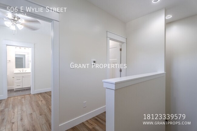 Building Photo - 506 E Wylie St