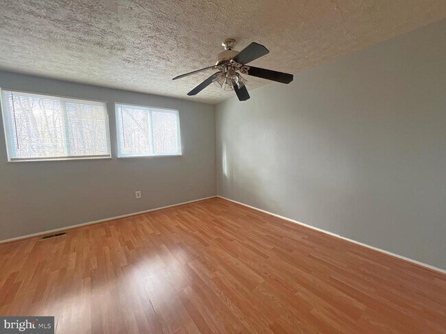 Building Photo - 8104 Willowdale Ct