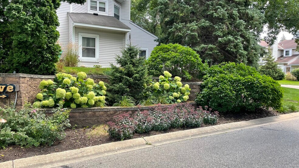Building Photo - 5330 Highpointe Dr