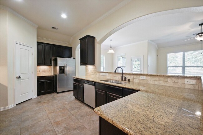 Building Photo - 126 Springshed Pl