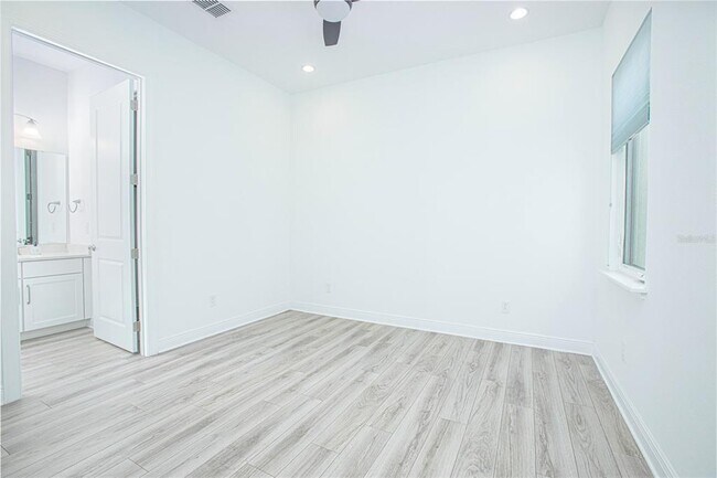 Building Photo - 12034 Sprite Ln
