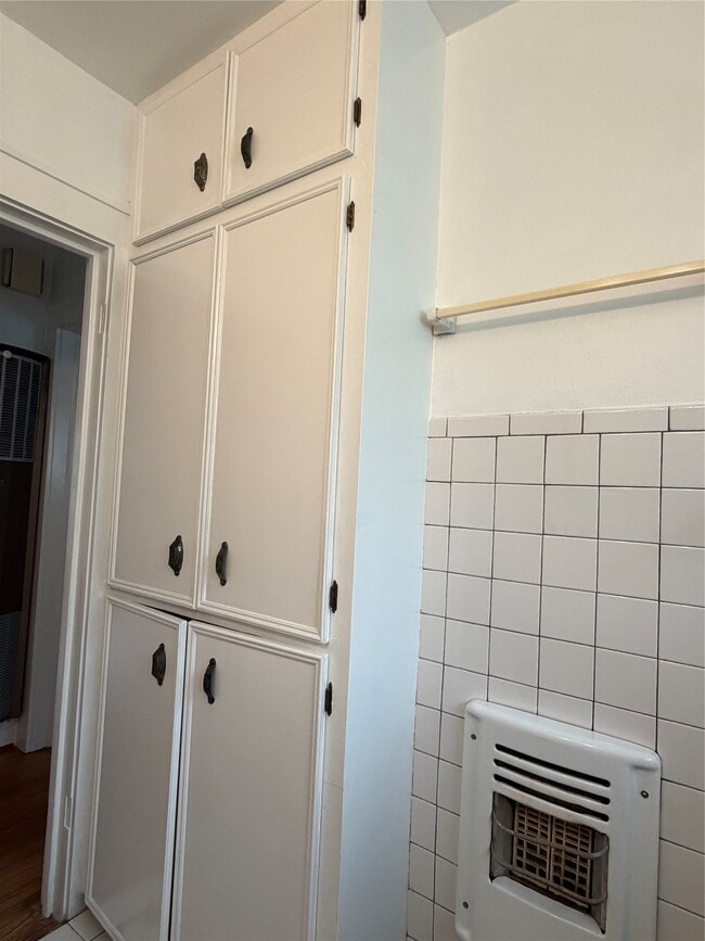 Building Photo - 1702 Dunlavy St