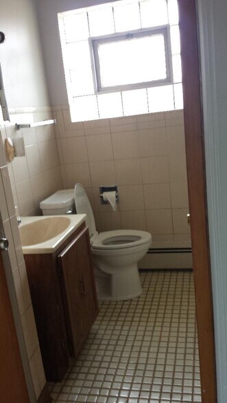 Building Photo - 1315 E 31st St