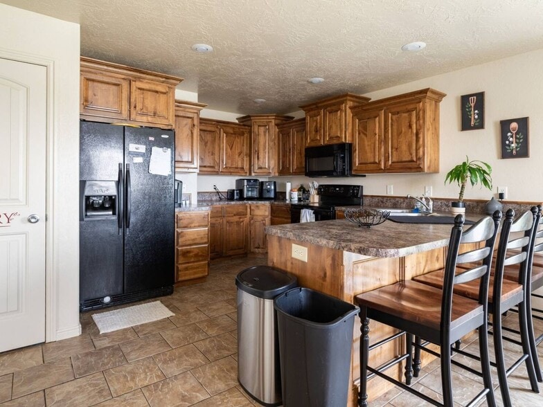 Building Photo - 674 Tanglewood Dr