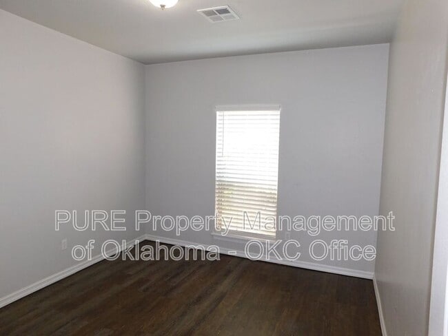 Building Photo - 2121 NW 157th St