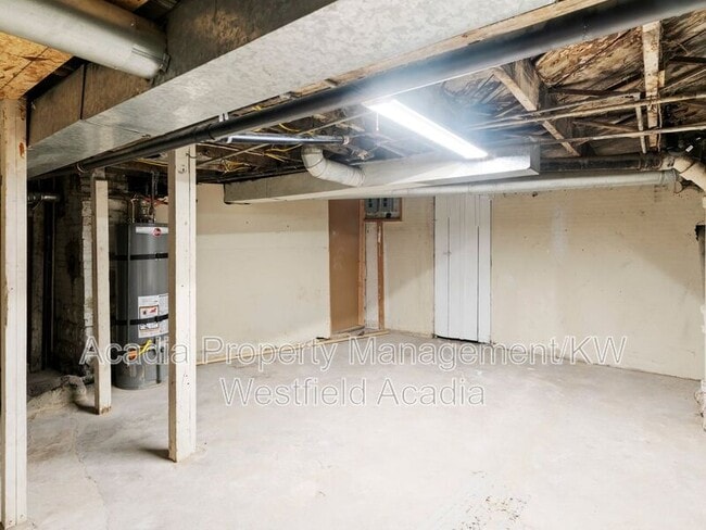 Building Photo - 3002 Porter Ave