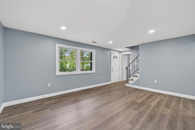 Building Photo - 3604 Halloway N