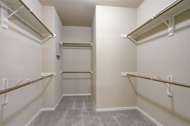 Building Photo - 1737 Aden Mist Dr