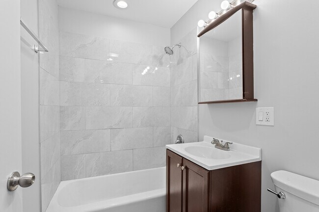 Building Photo - 6029 N Winthrop Ave