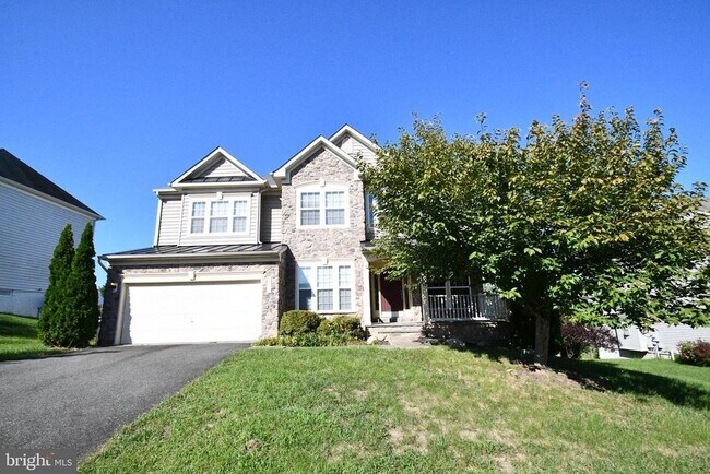 Building Photo - 9 Latham Ln