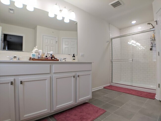 Building Photo - 2603 Geranium Way